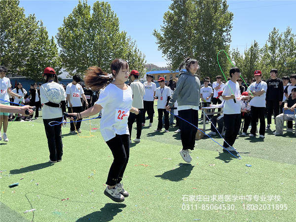 运动会跳绳比赛.jpg 运动会跳绳比赛.jpg