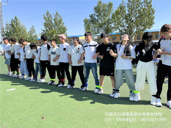 春季运动会十五人十六足比赛1.jpg 春季运动会十五人十六足比赛1.jpg