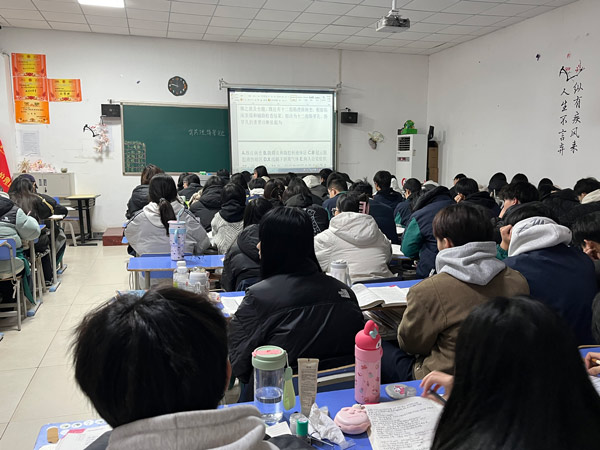 石家庄白求恩医学院学生课堂.jpg